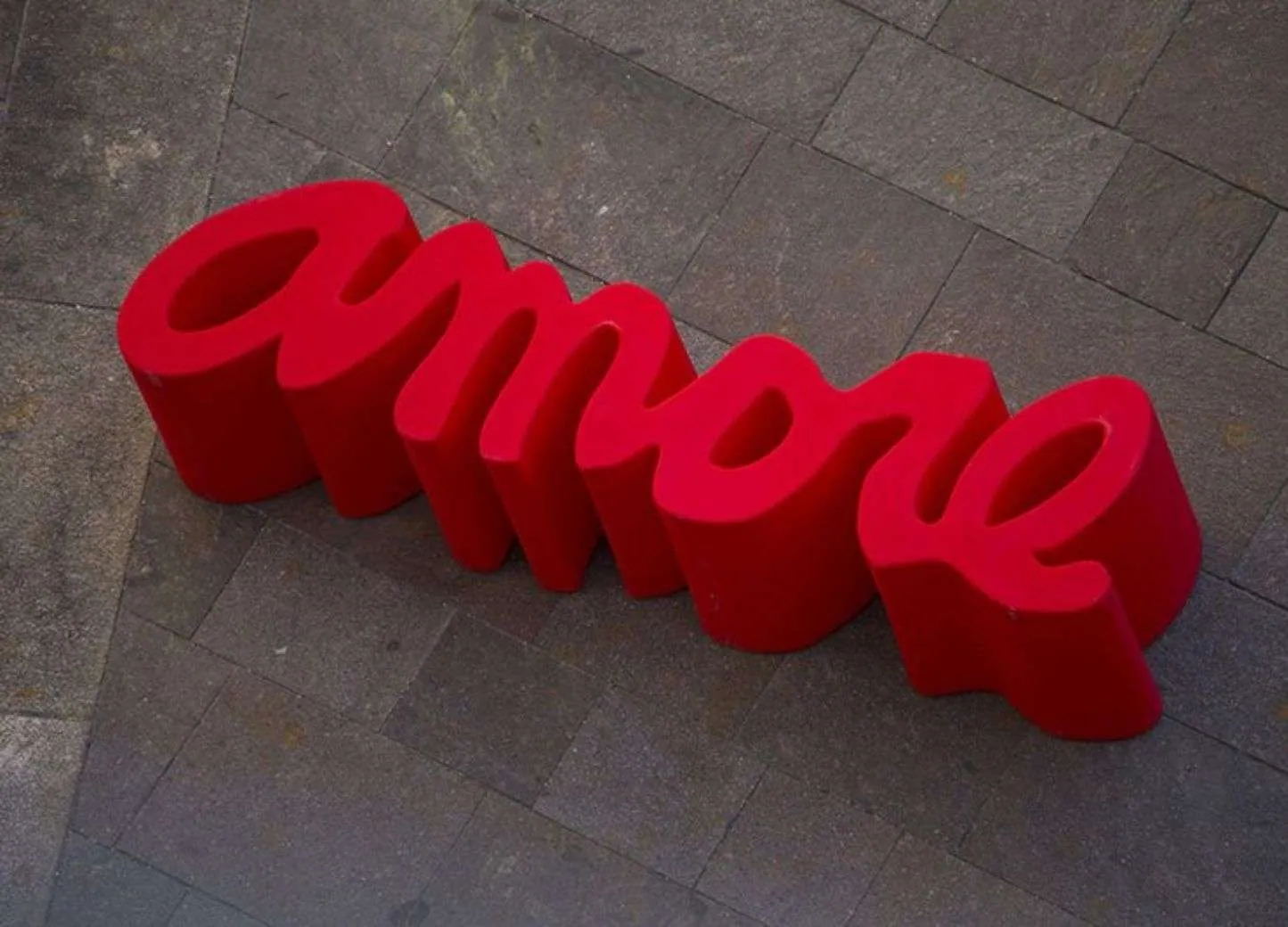 Slide Design Amore